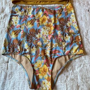 Small EHW Sweet Hibiscus